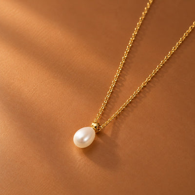 18K gold plated stainless steel necklace with a pearl