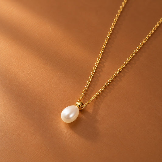18K gold plated stainless steel necklace with a pearl